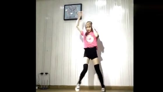 Beautiful dance solo video, this dance is really cute.