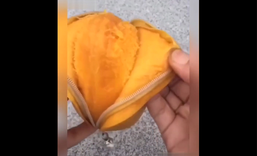 Fancy mangoes! Almost thought it was a wallet!It's so funny!