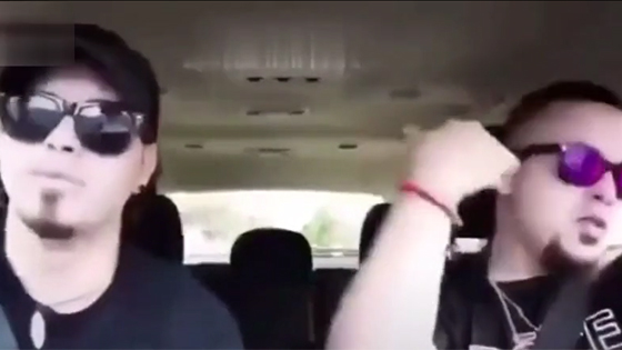 The two men were too excited in the car, and then something unexpected happened