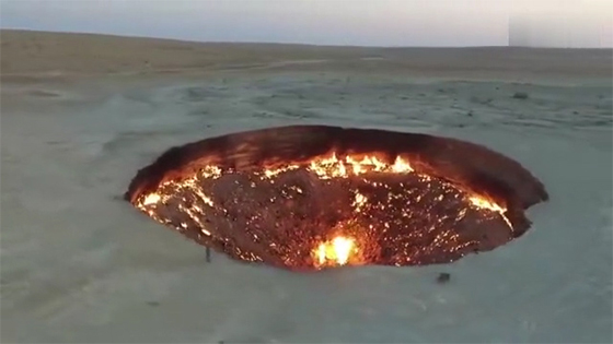 Burned for 47 years in Turkmenistan, Dalvaza, the gate of hell, gate of hell