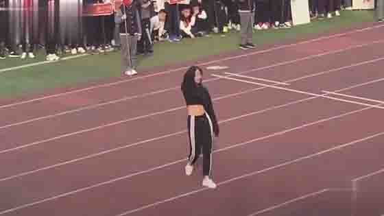 This dancing girl was well known all over the school because of this music and dance!