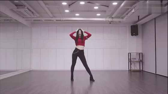 RED VELVET is more handsome than any men when she is dancing! Cool! I really fall in love with her.