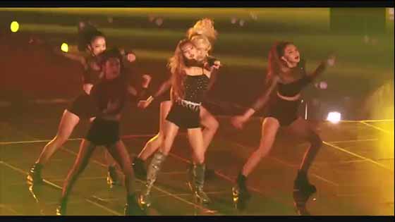 Cool! Lisa A is more handsome than any men when she is dancing! I really fall in love with her.