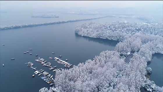 West Lake snow scenes are coming! After the first snow, Hangzhou is so beautiful.