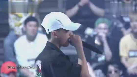 15-year-old Chinese boy D.Ark blows up the audience in 3 languages!