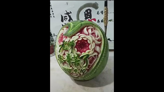  Watermelon carved into different shapes, the chef's skill is at his best!