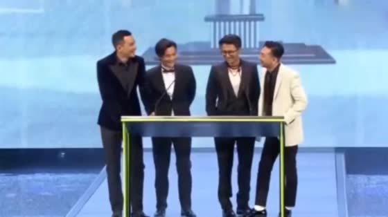 Tse Tingfeng, Wu Yanzu, Feng Delun Golden Images Award reunion, the way on stage is too special, the audience was almost deceived.