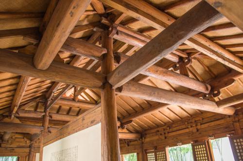 Why do rich people like to go to the countryside and buy old beams at high prices? Netizens, no one is silly