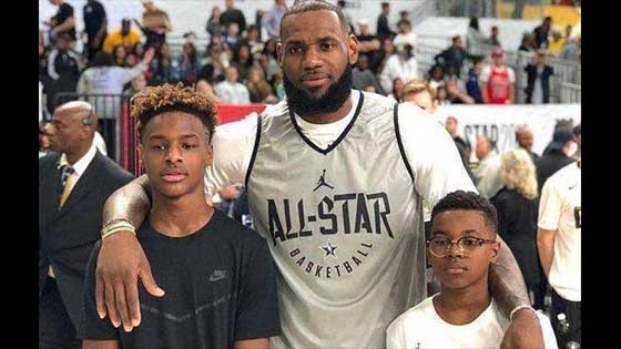 The eldest son of LeBron James Set off the looting of famous schools in the United States. He is really talent.