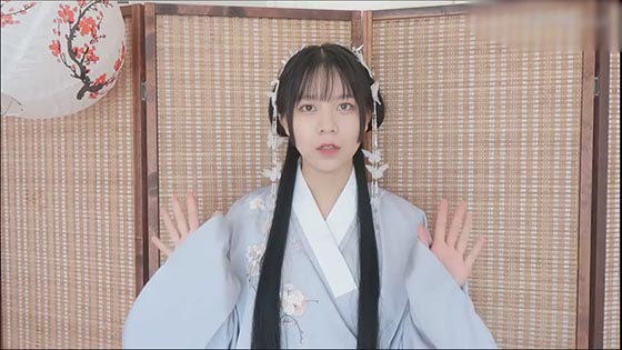 Beauty: Short hair Hanfu hairstyle tutorial Suitable for wearing a warm skirt with a warm skirt. Invincible wild no hair bag.