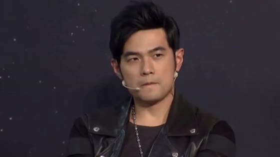 Jay Chou's childhood photo was restored to HD with big eyes and double eyelids.
