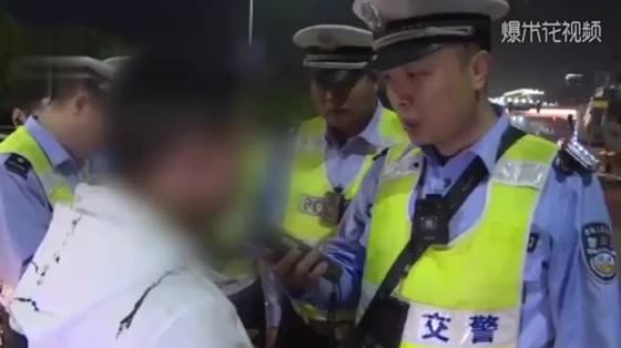 Man's "drunk driving" actually because of bread, fortunately the traffic police returned its innocence!