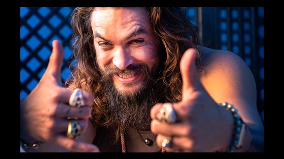 1  Jason Momoa Muscles Shows in Tank Top as He Throws Axes for Charity to Makes the World a Better Place