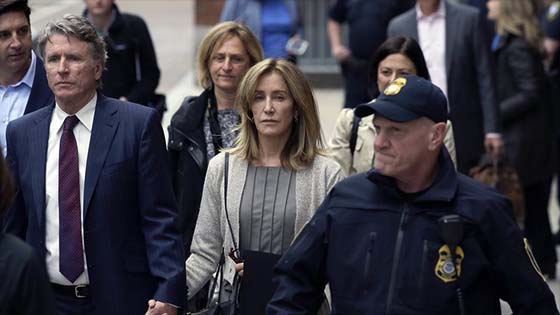 1 Felicity Huffman Desperate Housewives actress, Pleads Guilty In College Bribery Scandal