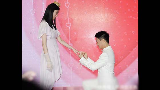 Mario Ho, Meng Yao, proposes marriage! The stomach is very obvious, netizen: I am really envious, it is good to have money!