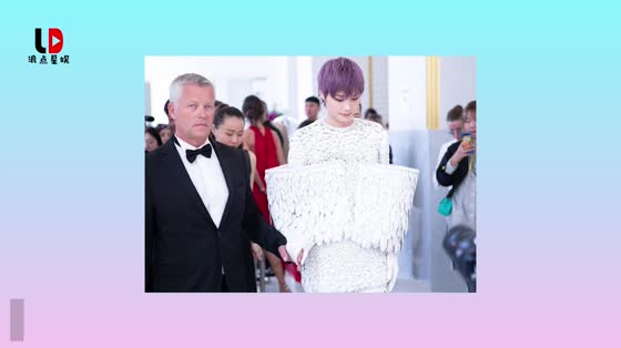 Li Yuchun made a high-profile appearance in Cannes, shocking the crowd in a white feather suit.