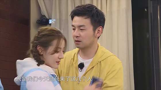 Did Lireba suddenly announce the withdrawal of the extreme challenge? Yue   Yunpeng Lei Jiayin tears and she hugged goodbye