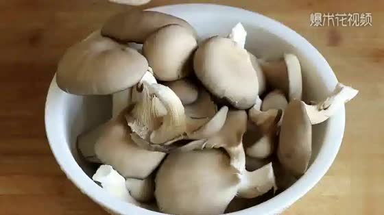 In doing so, mushrooms make meat taste.