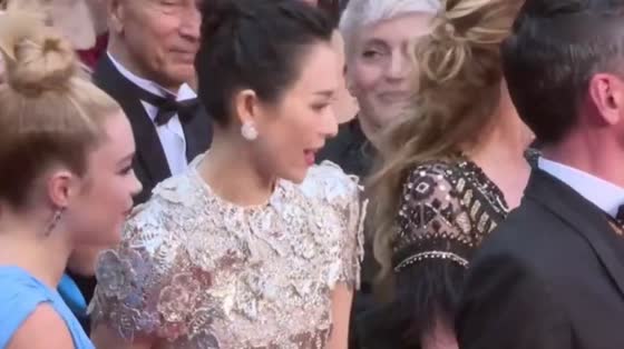 Zhang Ziyi told herself that the red carpet in Cannes was so funny that Wang Feng was jealous of her dress.