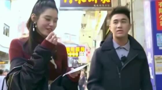Xi Mengyao and He Youjun's mother were accidentally met while shopping. Netizens said that pregnancy was not obvious.