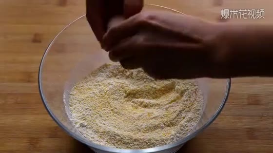 Making corn noodles without a drop of water is very fragrant and simple.