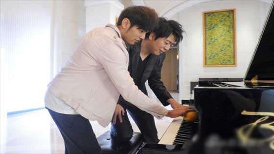 The famous Chinese pianist Lang Lang Versailles was married and played the piano with Jay Chou QingHuaCi.