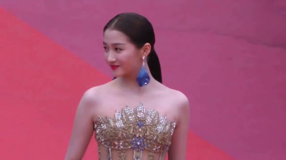 Guan Xiaotong won a lawsuit against five companies for infringing the right to portrait, with a total compensation of 150,000 yuan.