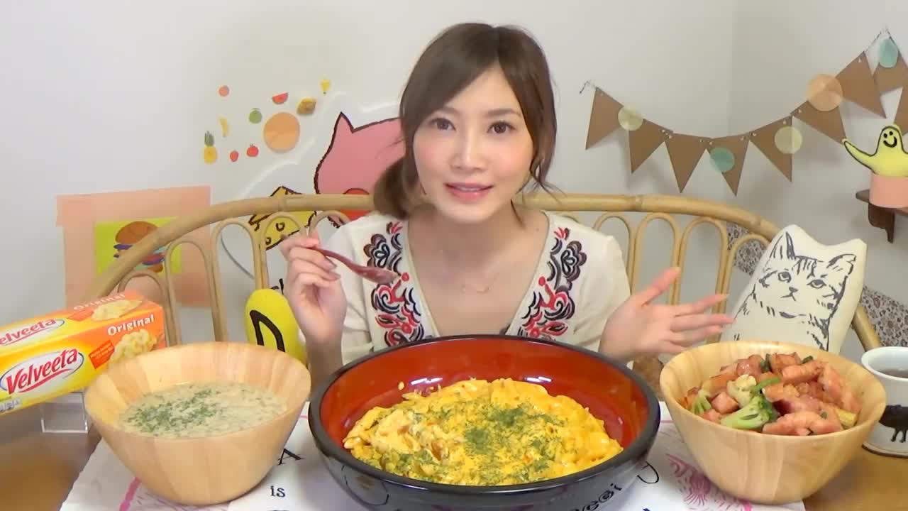 Japanese Beauty Big Stomach King, eat 4kg cheese bacon meal!