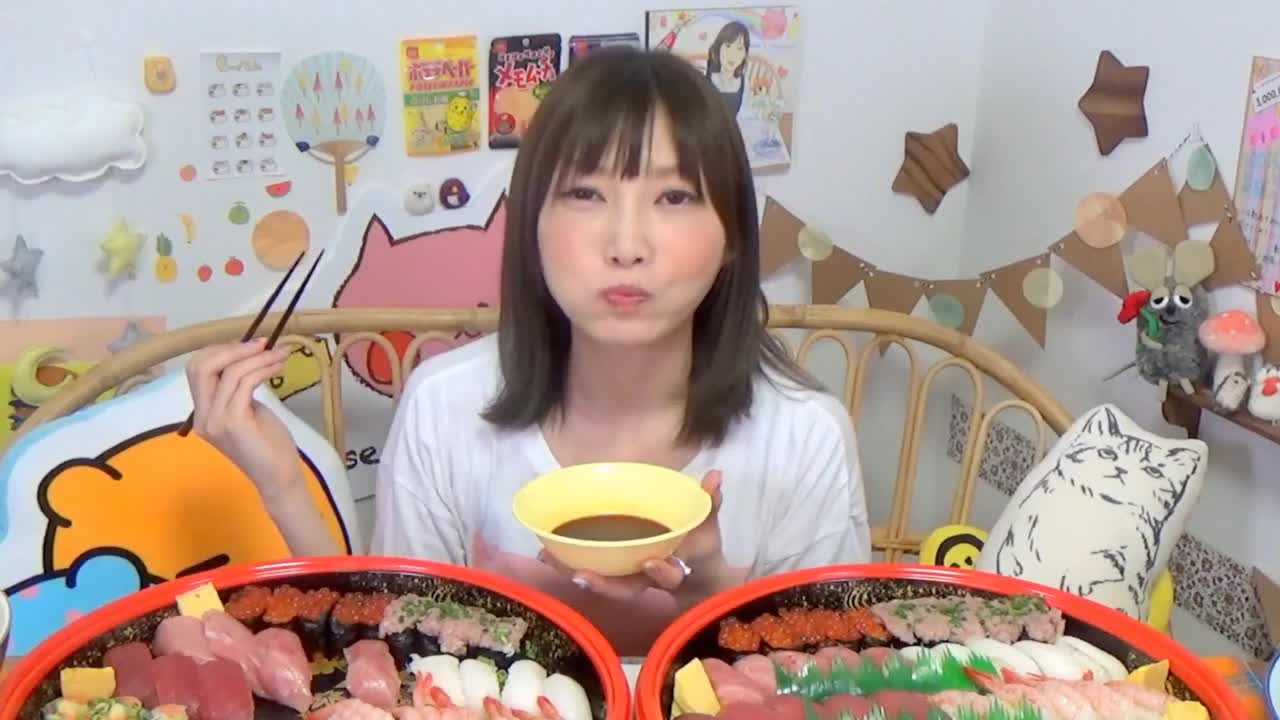 Miss Daweiwang, a Japanese beauty, challenges 100 sushis?