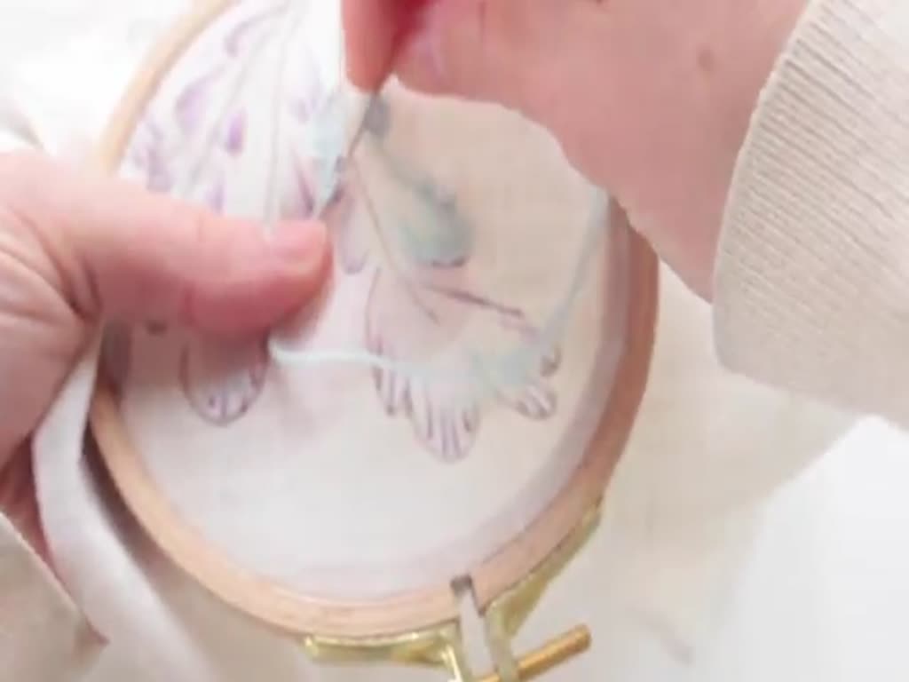 This embroidery video tutorial lets beginners learn embroidery in minutes