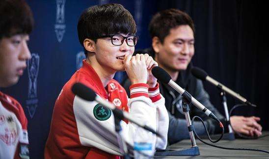 League of Legends: SKT vs KT, Faker breaks double C in the instant of entering the arena and stops losing in a row