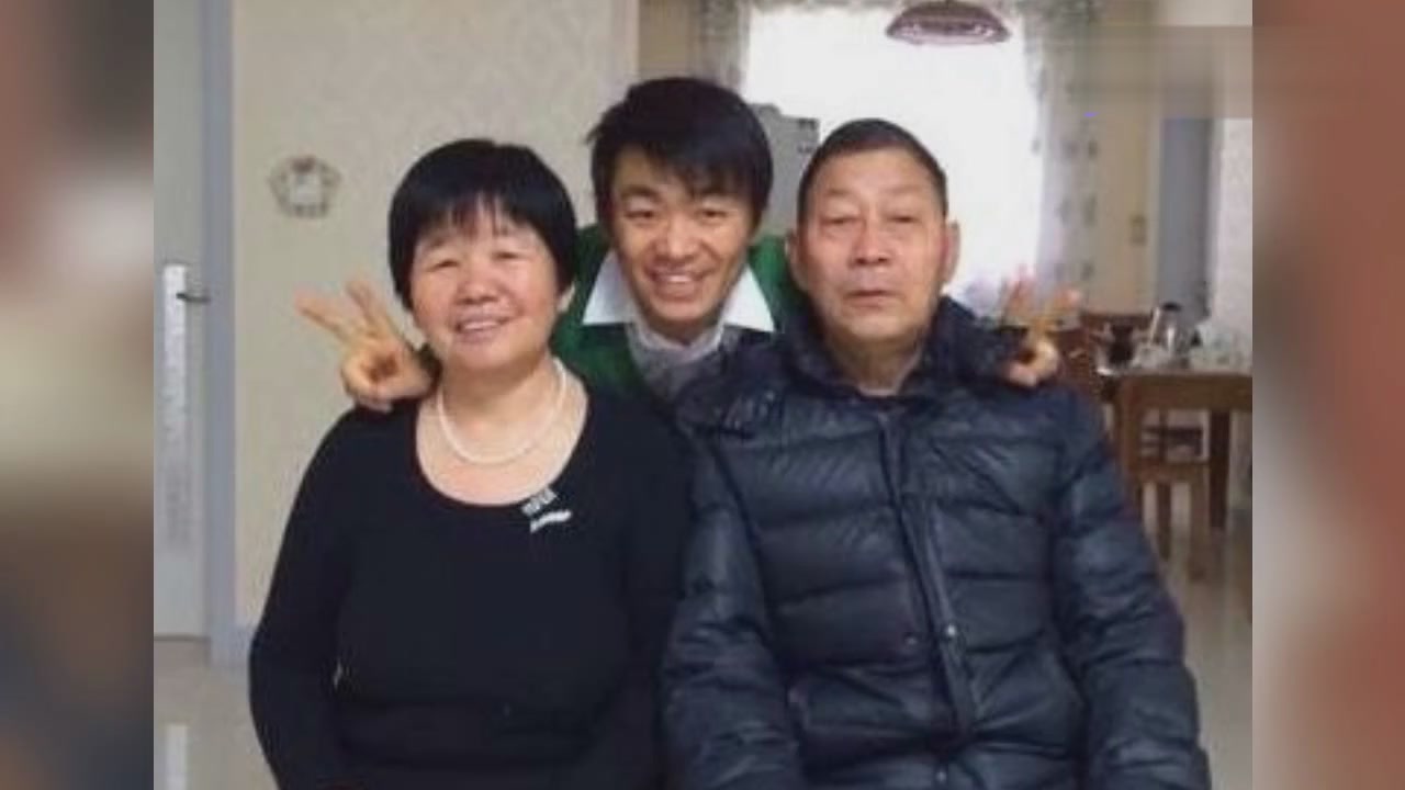 Wang Baoqiang's mother died,he has gone through too much in recent years.
