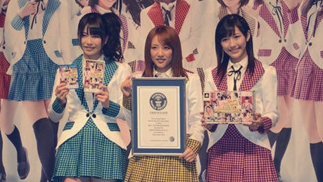 Forty-eight beautiful women in Japan have broken the Guinness record! The host was also scared!