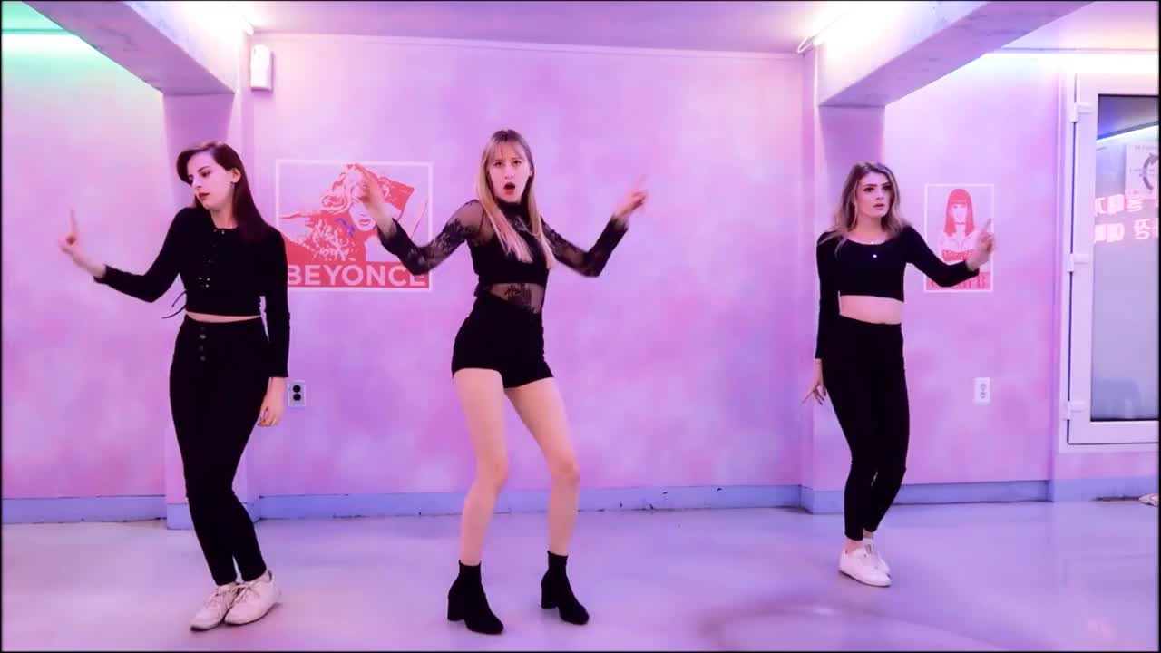 Amy J, English leggy beauty, sexy hot dance 