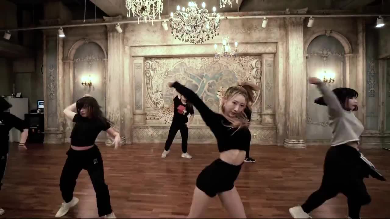 Korean Long-legged Beauty X ACADEMY Choreography and Flip 