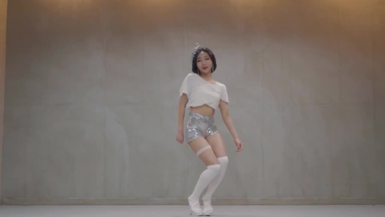 Short-haired girl 2SEUL sexy high heel and knee socks jump EXID new song ME&YOU (DANCE COVER)