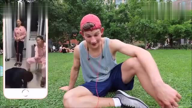 Foreigners watch all kinds of Chinese tremolo funny jokes and challenges, overfire video spread all over the world