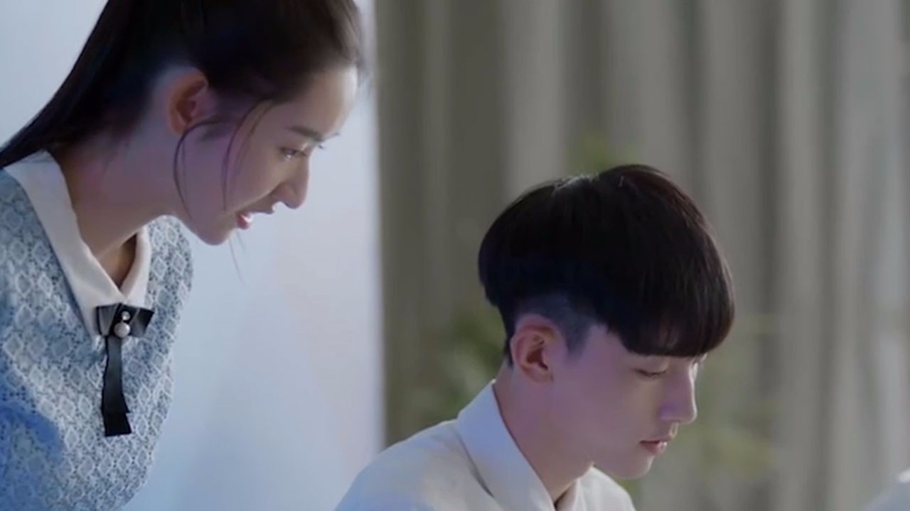 Junior school: Deng Xiaoqi's life will be exposed, Jiang Tianhao comforts her, but she is full of money.