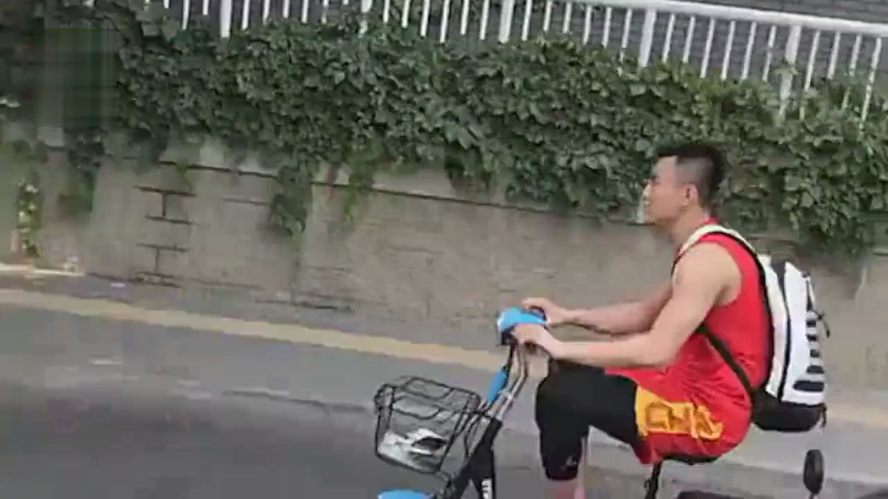 Online teaching! Guo Allen Shows Video to Teach Harden to Ride