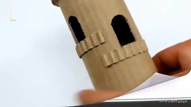 Creative Cardboard Series teaches you how to make beautiful castle models!