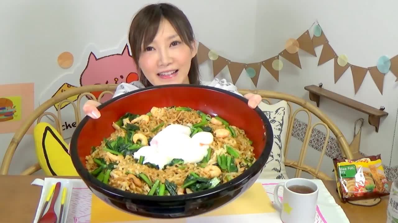 [Miss Japan, Miss Daweiwang Accelerated Edition] Miss Japan, inhale a bowl of Singapore instant noodles