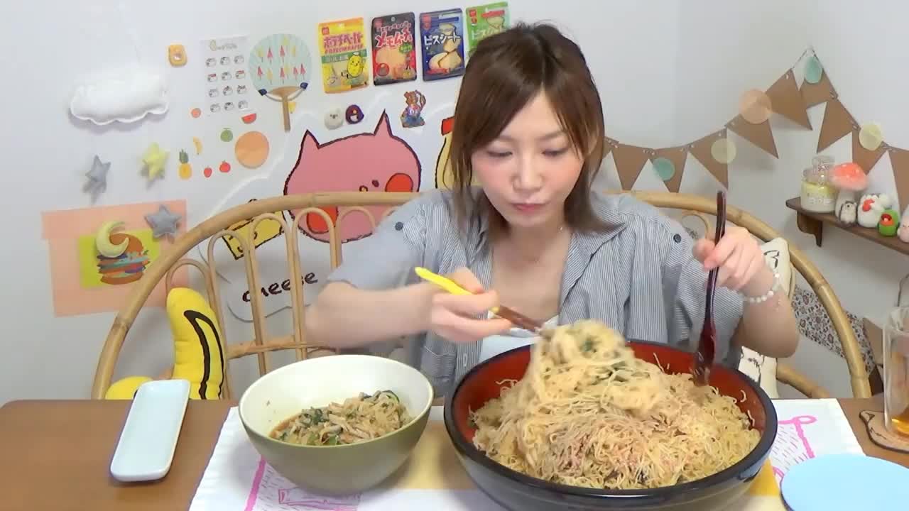 [Miss Big Stomach Wang Accelerated Edition] See how Japanese beautiful ladies and sisters eat 4 kg of noodles all the time.