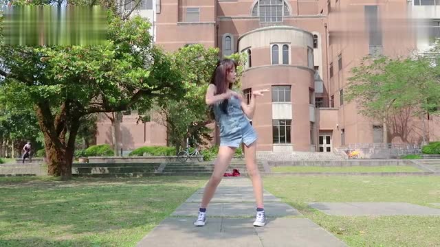 Kitty Campus Dance Imitates TWICE (LIKEY)