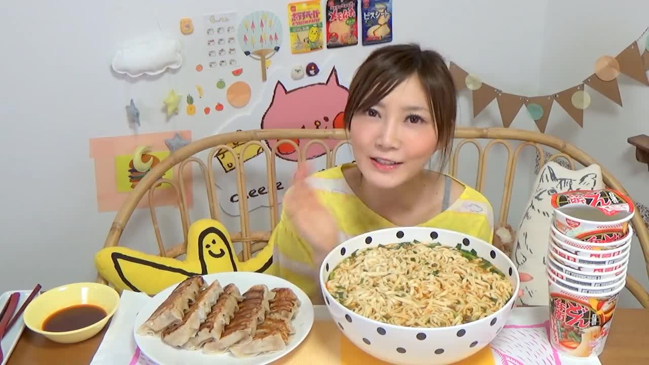 [Miss Big Stomach King Accelerated Edition] Japanese beauty Big Stomach King, swallow 30 big dumplings + 8 bowls of noodles 5.3Kg!
