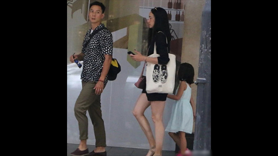 Daniel Wu mixed-blood daughter. On the 8th, Hong Kong media took a three-person Daniel Wu family returning to Hong Kong.