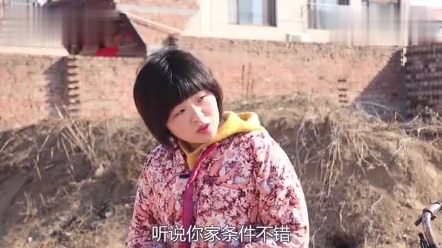Henan Dialect Comedy: Second Goods to Date, Beauty asked several brothers in the family, Second Goods answer is too funny.
