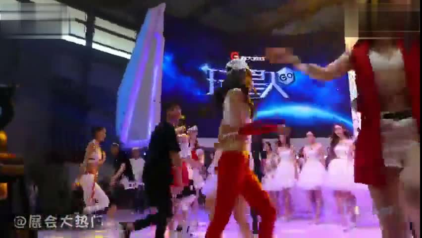 2018 China Joy Grand Game Group Dancers with Power and Momentum - Beauty
