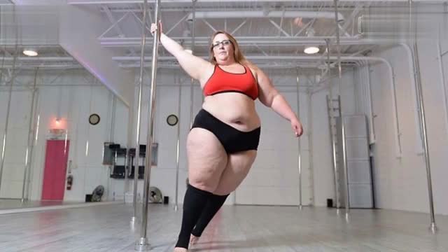 13 Beauty dances by steel pole Within two years, she has lost nearly 75 kilograms of flesh Beauty 