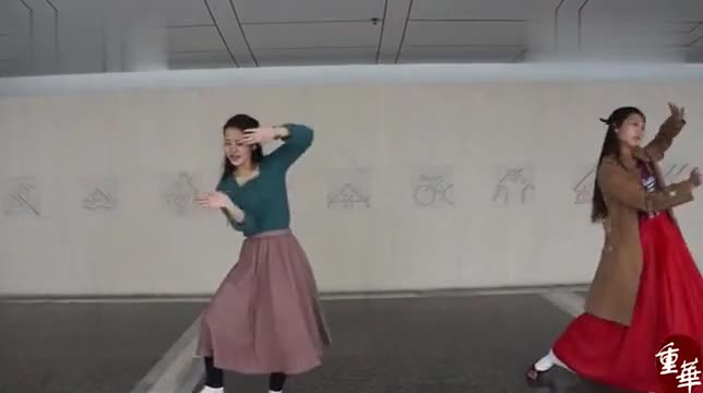 Chonghua Chinese Clothes Piaolan Lantern-14-Year Teaching Video of Han Dance Group