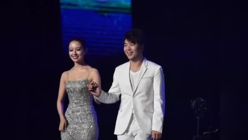 Lang Lang wants to be a father? Netizens occasionally meet Alice with a bulge in her lower abdomen and suspect that she is pregnant. The concert is unproductive.